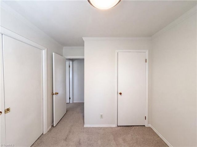 2902 Saint Marks Road E, Winston-salem, NC 27103
