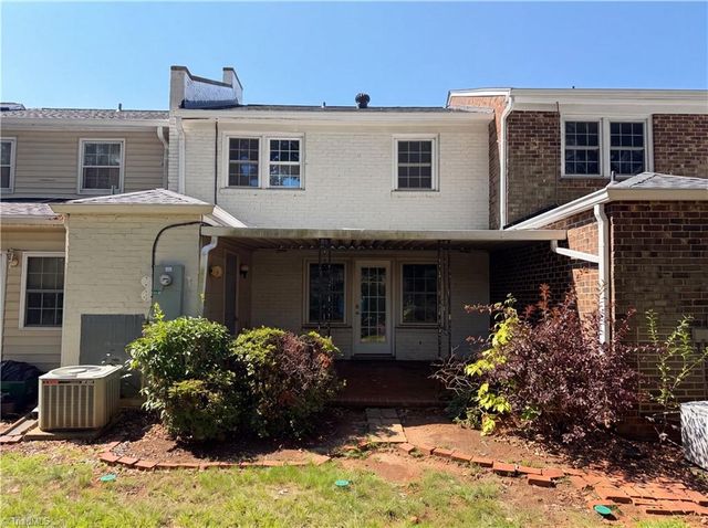 2902 Saint Marks Road E, Winston-salem, NC 27103