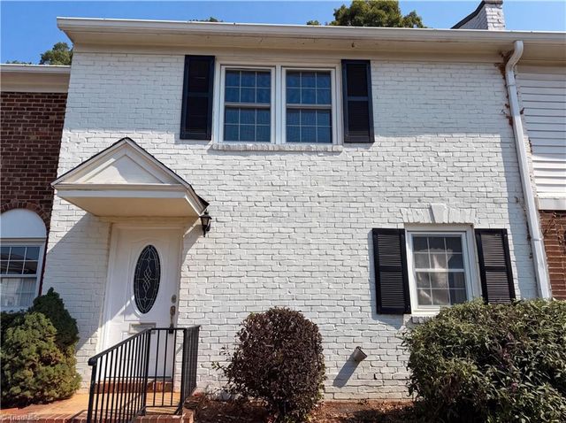 2902 Saint Marks Road E, Winston-salem, NC 27103