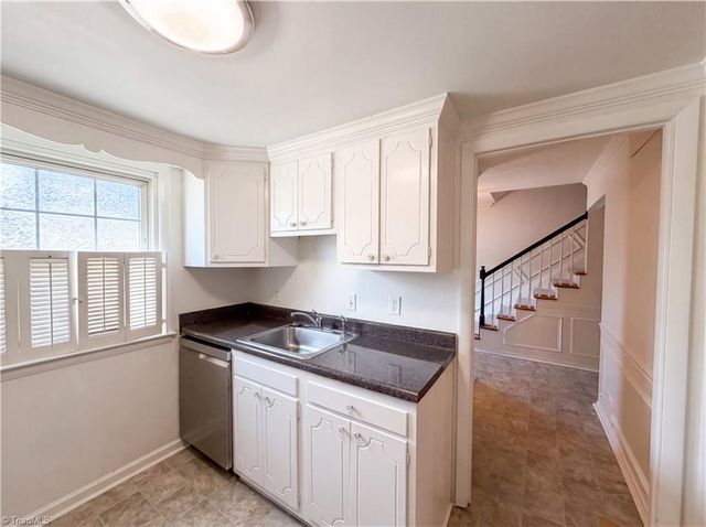 2902 Saint Marks Road E, Winston-salem, NC 27103
