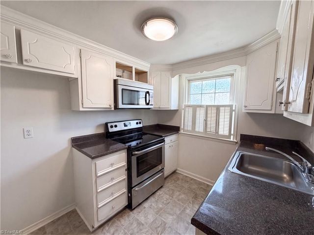 2902 Saint Marks Road E, Winston-salem, NC 27103