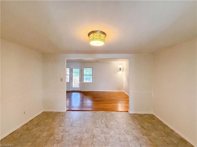 2902 Saint Marks Road E, Winston-salem, NC 27103
