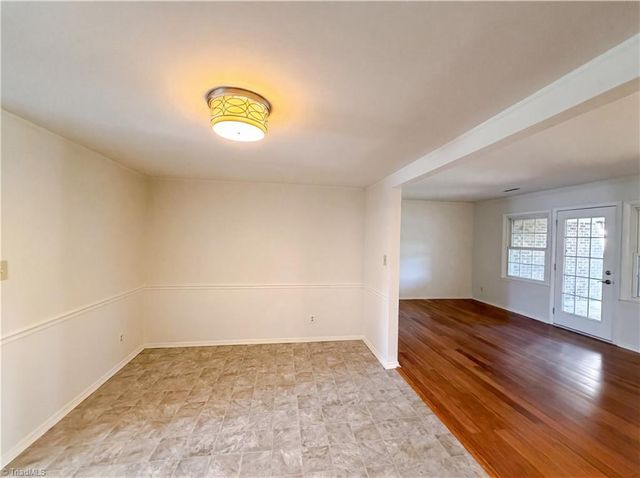 2902 Saint Marks Road E, Winston-salem, NC 27103