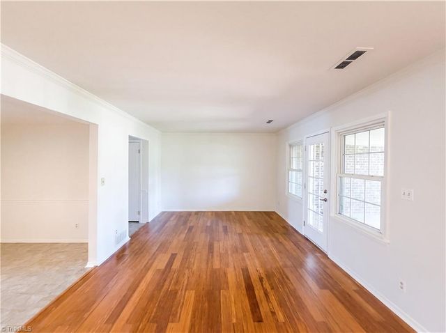 2902 Saint Marks Road E, Winston-salem, NC 27103
