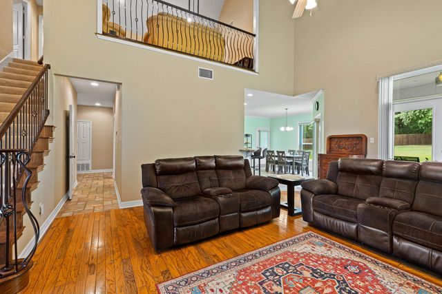 2404 Sugar Creek Circle, Longview, TX 75605