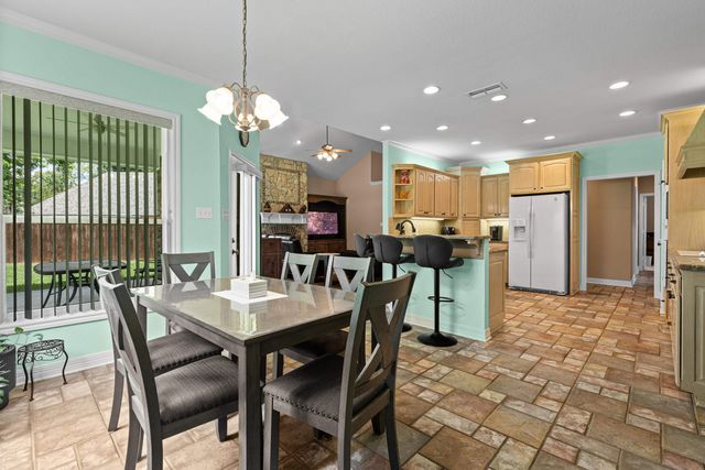 2404 Sugar Creek Circle, Longview, TX 75605