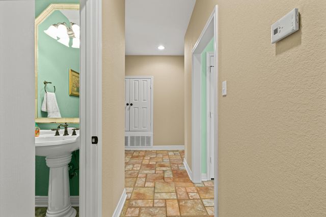 2404 Sugar Creek Circle, Longview, TX 75605