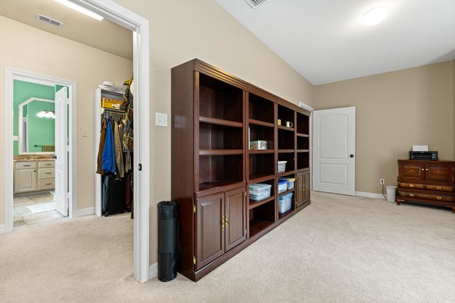 2404 Sugar Creek Circle, Longview, TX 75605