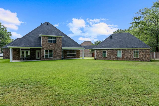 2404 Sugar Creek Circle, Longview, TX 75605