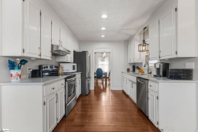 1153 Lakeview Drive, Greenville, SC 29611