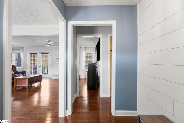 1153 Lakeview Drive, Greenville, SC 29611