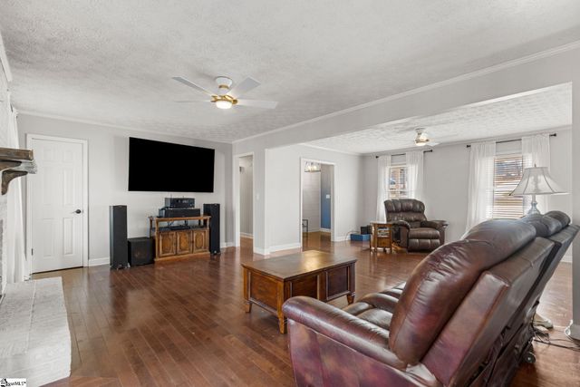 1153 Lakeview Drive, Greenville, SC 29611