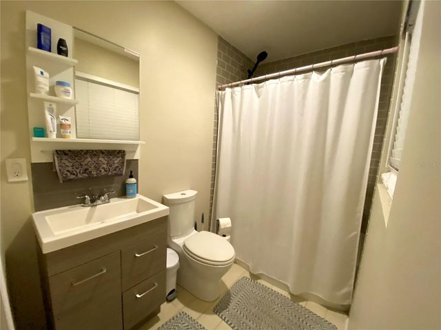 828 22ND AVENUE N Apt. West, St Petersburg, FL 33704