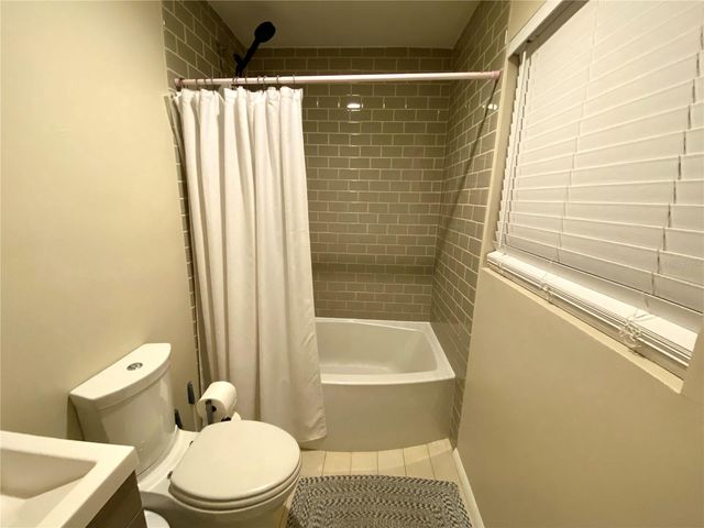 828 22ND AVENUE N Apt. West, St Petersburg, FL 33704