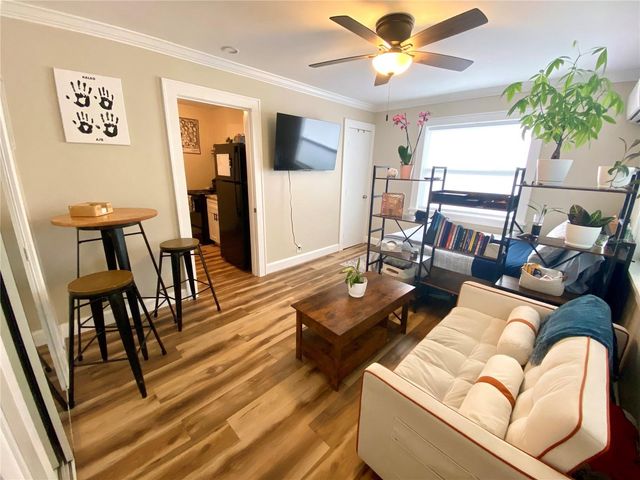 828 22ND AVENUE N Apt. West, St Petersburg, FL 33704