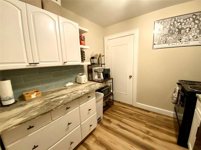 828 22ND AVENUE N Apt. West, St Petersburg, FL 33704