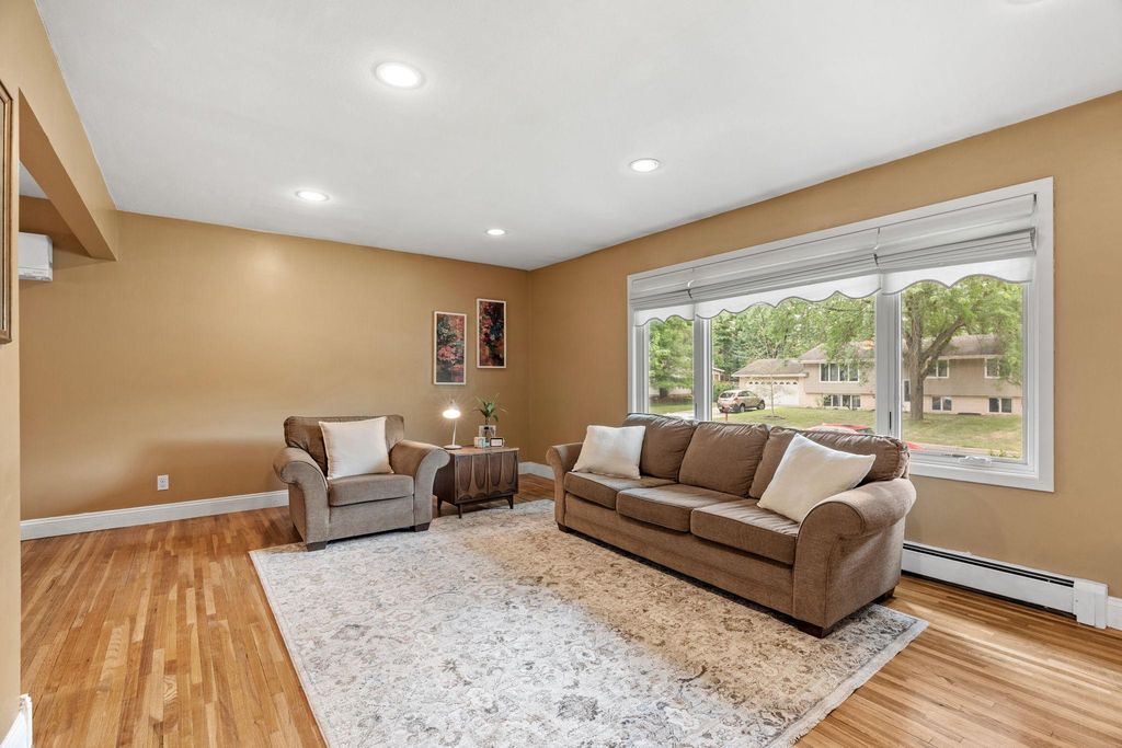 2216 E 114th Street, Burnsville, MN 55337 — photo 2