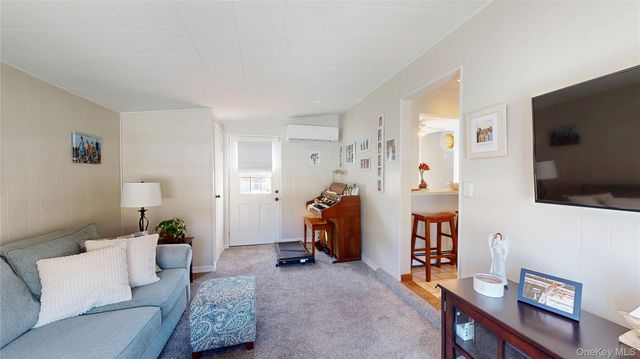 638 Saint George Avenue, North Babylon, NY 11703