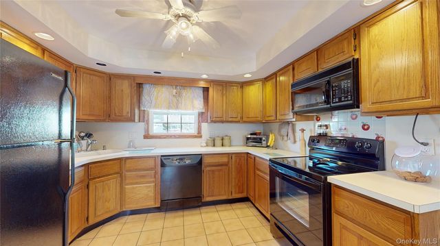 638 Saint George Avenue, North Babylon, NY 11703