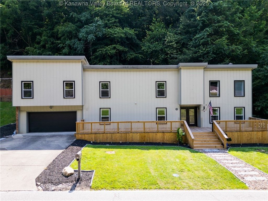 815 Chappell Road, Charleston, WV 25304