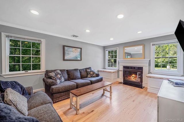 4 Davidia Lane, Stony Brook, NY 11790