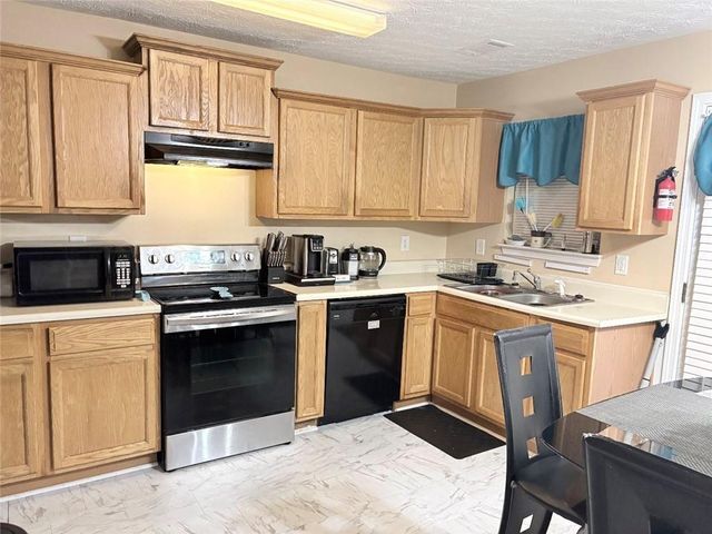 35 Pembroke Place, Covington, GA 30016