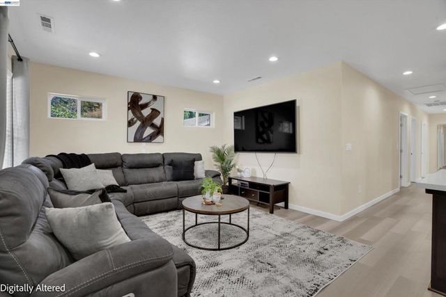919 Old Canyon Rd, Fremont, CA 94536