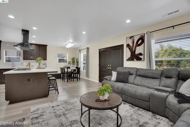919 Old Canyon Rd, Fremont, CA 94536