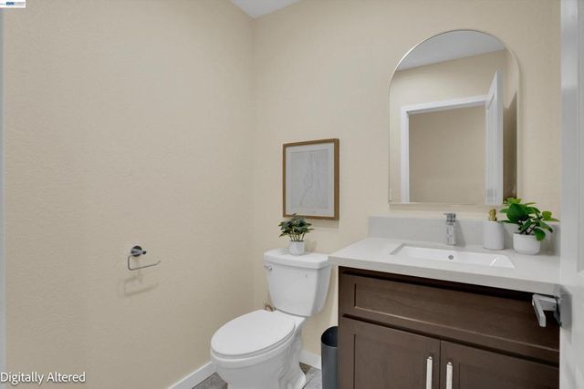 919 Old Canyon Rd, Fremont, CA 94536