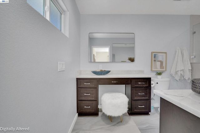 919 Old Canyon Rd, Fremont, CA 94536
