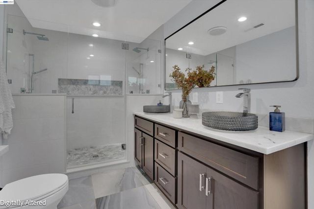 919 Old Canyon Rd, Fremont, CA 94536
