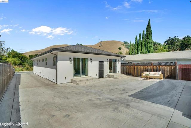 919 Old Canyon Rd, Fremont, CA 94536