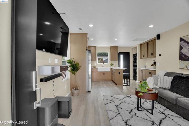 919 Old Canyon Rd, Fremont, CA 94536
