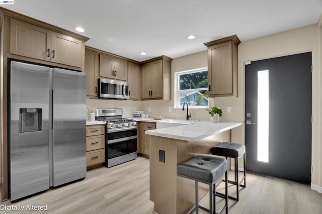 919 Old Canyon Rd, Fremont, CA 94536