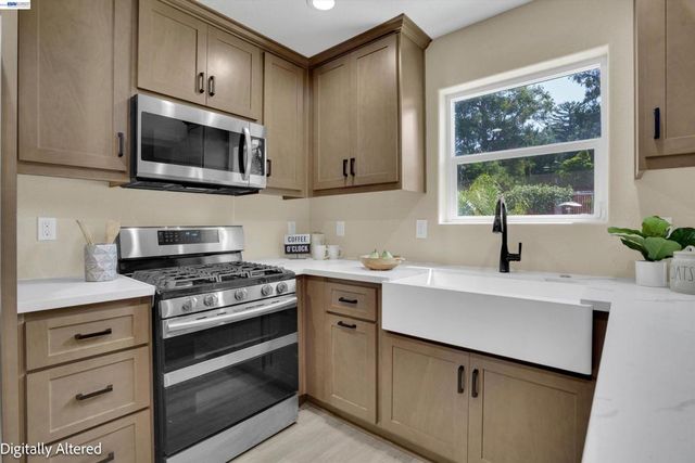 919 Old Canyon Rd, Fremont, CA 94536