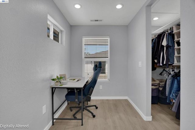 919 Old Canyon Rd, Fremont, CA 94536