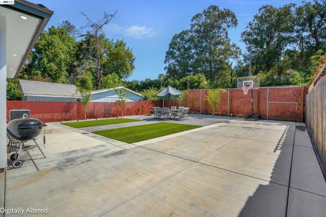 919 Old Canyon Rd, Fremont, CA 94536