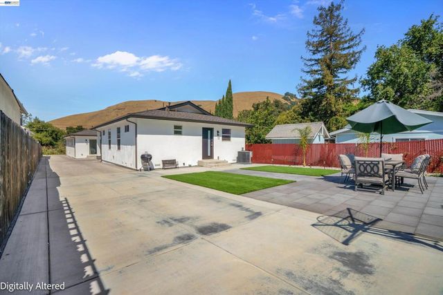 919 Old Canyon Rd, Fremont, CA 94536