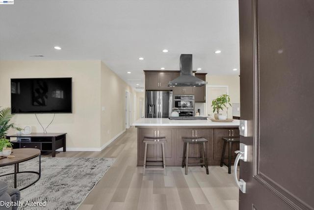 919 Old Canyon Rd, Fremont, CA 94536