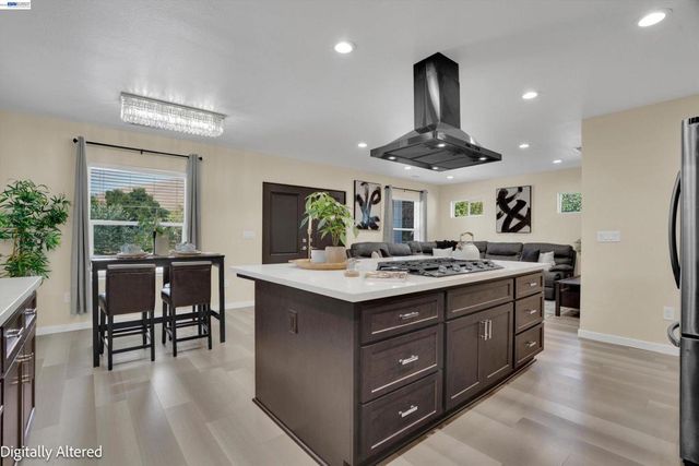 919 Old Canyon Rd, Fremont, CA 94536