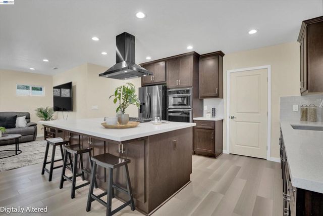 919 Old Canyon Rd, Fremont, CA 94536