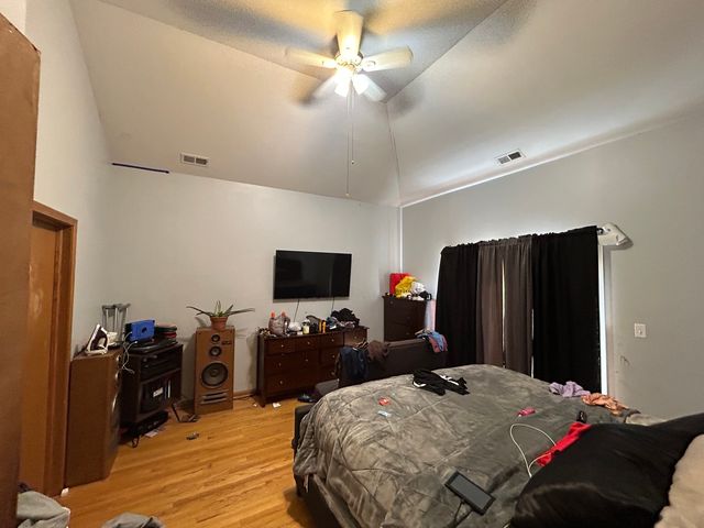 5642 S Prairie Avenue, Chicago, IL 60637