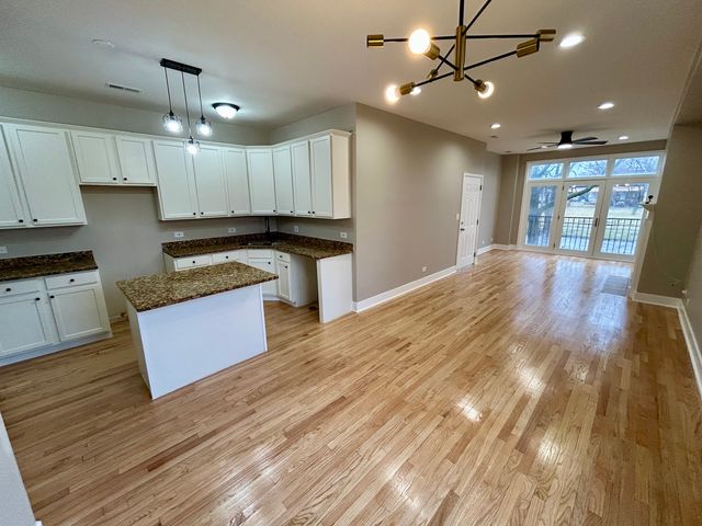 5642 S Prairie Avenue, Chicago, IL 60637