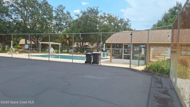 511 L M Davey Lane, Titusville, FL 32780