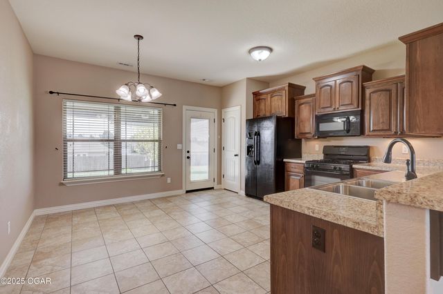 2038 S Highview Avenue, Joplin, MO 64804