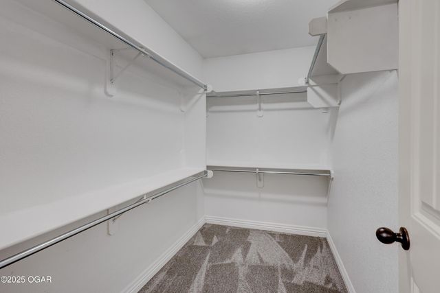 2038 S Highview Avenue, Joplin, MO 64804