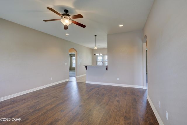 2038 S Highview Avenue, Joplin, MO 64804