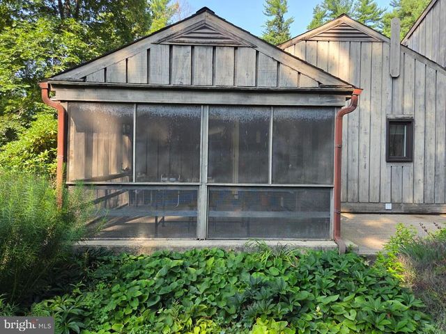 151 INDIAN RUN RD, Glenmoore, PA 19343
