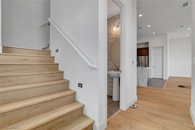 670 Grey Saker Street, Las Vegas, NV 89138