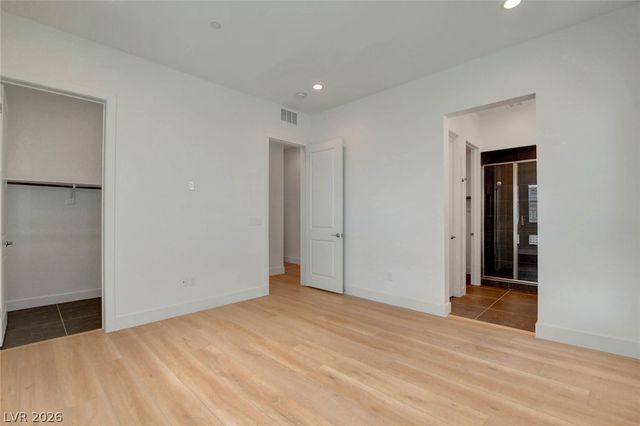 670 Grey Saker Street, Las Vegas, NV 89138